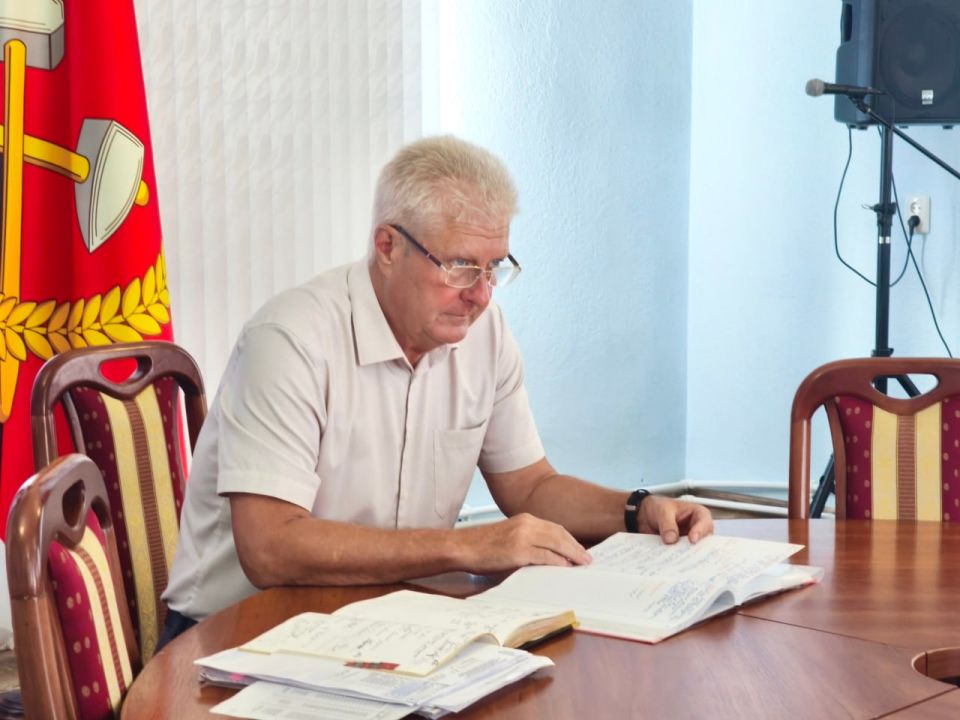 Сергей Козенко: Сегодня провел расширенное аппаратное совещание с руководителями структурных подразделений Администрации, начальниками отделов и управления, ответственными за жизнеобеспечение населенных пунктов округа