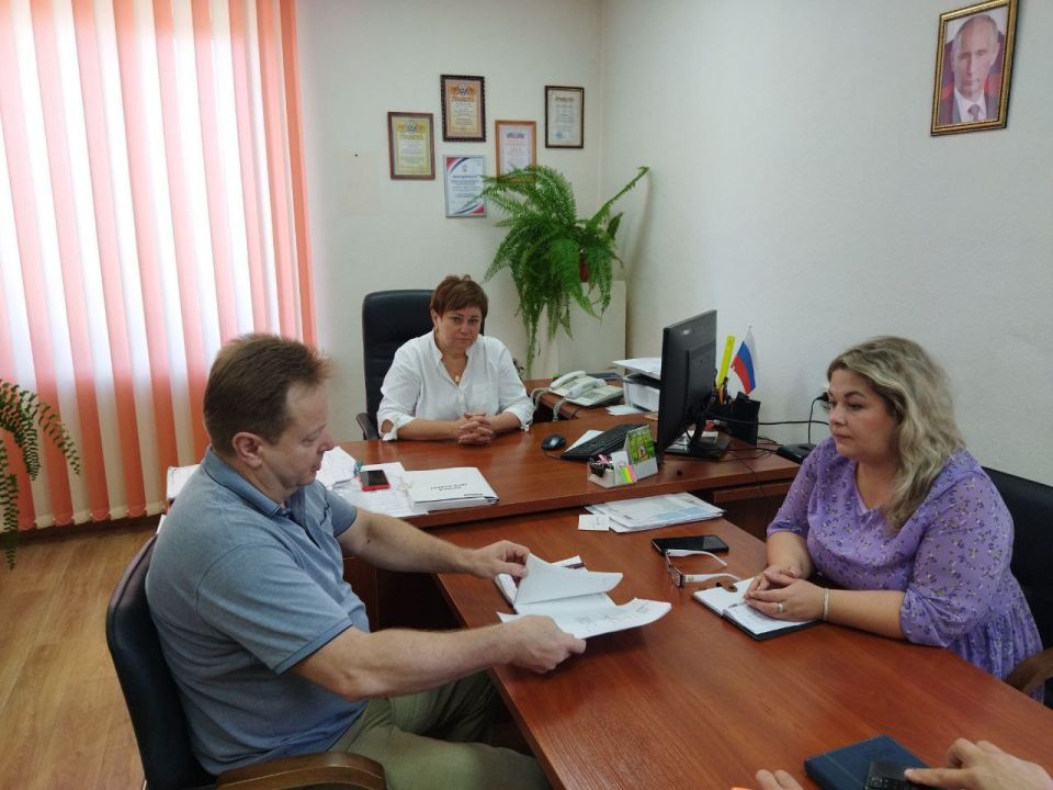 Андрей Рубанцов: Сегодня мой первый заместитель Татьяна Хрипачева провела рабочее совещание с начальниками управления жилищно-коммунального хозяйства, управления экономики и муниципальной собственности и представителями...