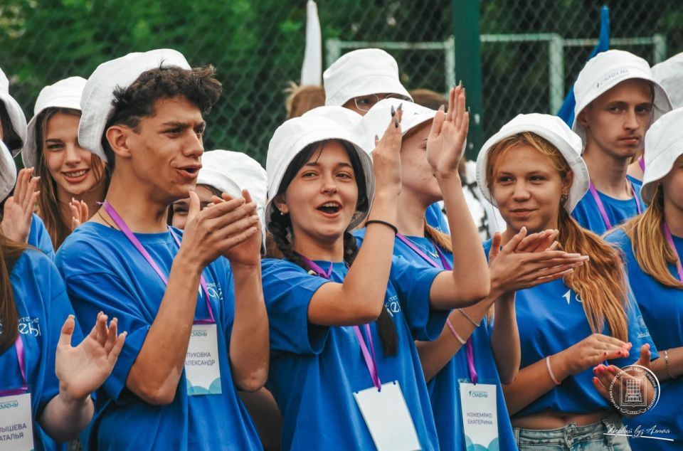Евгений Морозов: 29 школьников из Брянки побывали на Алтайской земле, в столице региона – Барнауле