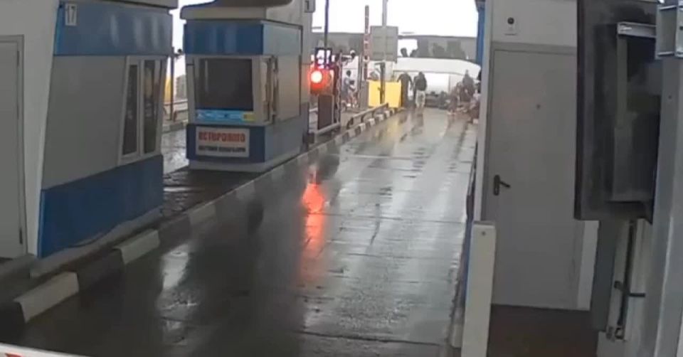 Влетел боком и перевернулся: жесткое ДТП с автобусом в Тульской области