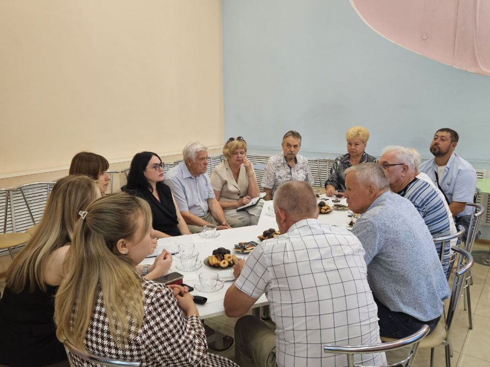 Добрые встречи. Штаб общественной поддержки Луганского регионального отделения Всероссийской политической партии «ЕДИНАЯ РОССИЯ» провел важное мероприятие, целью которого было установить продуктивный диалог между органами...