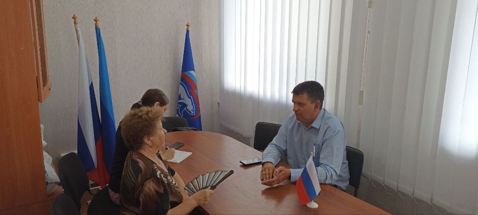 Олег Коваль: 5 августа в общественной приемной Старобельского местного отделения партии «Единая Россия» провел личный прием граждан