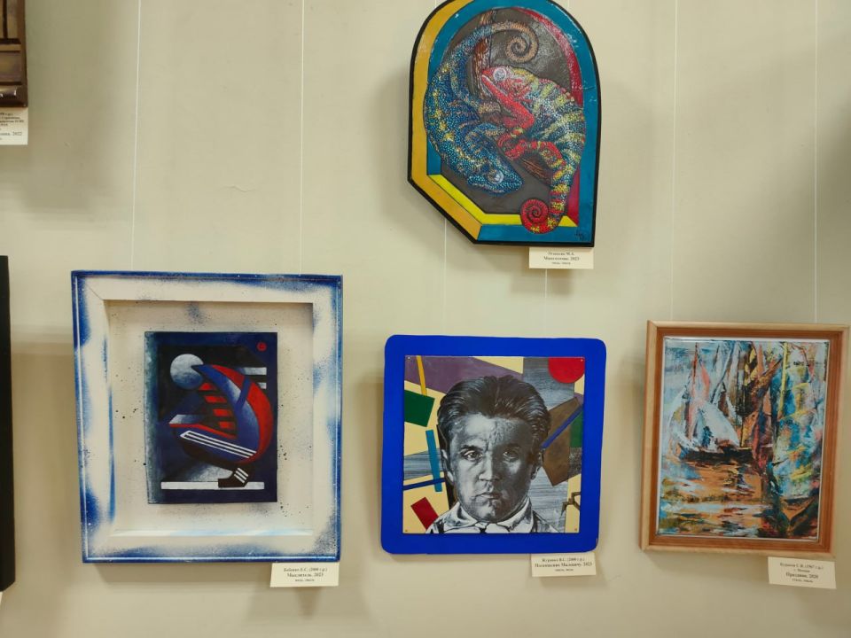 В галерее искусств Луганского художественного музея состоялось открытие выставки «Живописный образ России»