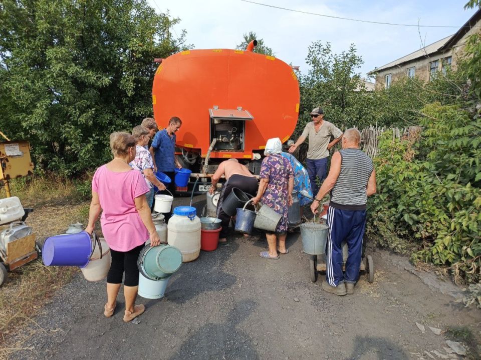 Андрей Рубанцов: Жители, оставшиеся без водоснабжения на время проведения ремонтных работ на водоводе - обеспечены водой!