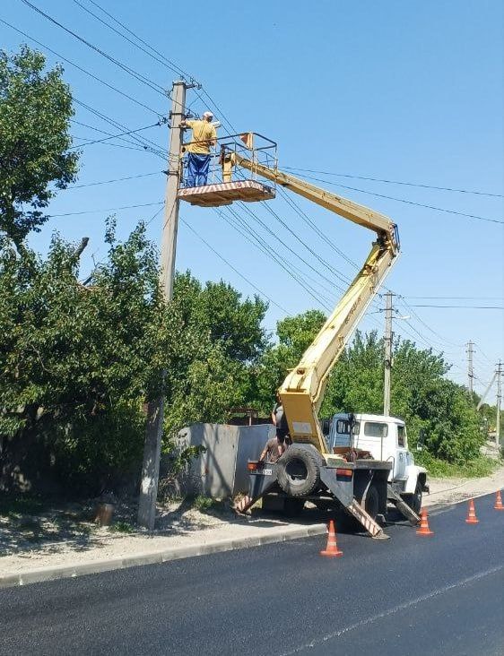 Владимир Чернев: Работниками МБУ Центр "Благоустройство" проведена масштабная работа по востановлению сетей уличного освещения Старобельского муниципального округа
