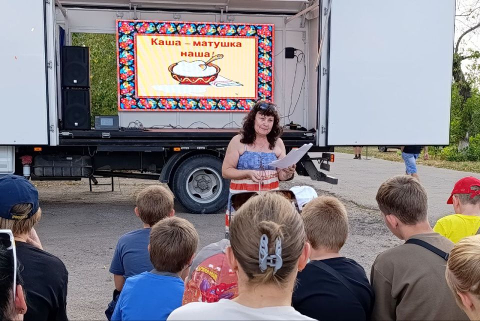 Сотрудники Кировского Дворца культуры провели для юных жителей пгт