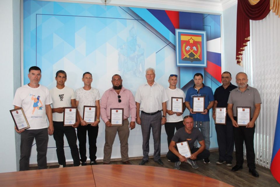 Сергей Козенко: Сегодня в преддверии профессионального праздника – Дня строителя, поздравил всех тех, кто своим ежедневным трудом создает и преображает наш родной край, воплощая в жизнь самые сложные и значимые строительные...