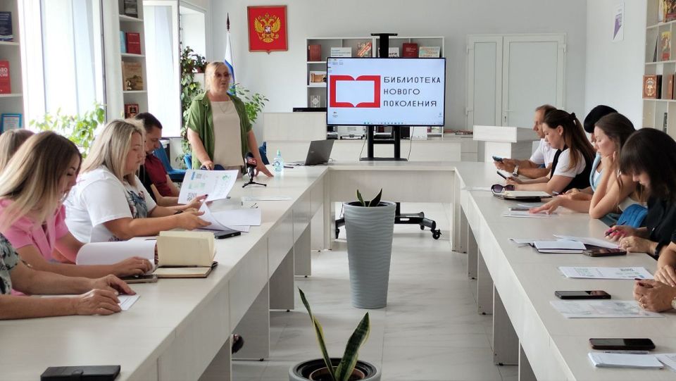 Андрей Рубанцов: В Центральной библиотеке для взрослых им. Г. Сковороды города Ровеньки состоялось заседание выездной сессии по вопросу деятельности некоммерческих организаций городского округа город Ровеньки