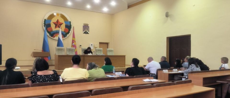 В Администрации Перевальского округа состоялись заседания комиссии по делам несовершеннолетних и защите их прав муниципального образования Перевальский муниципальный округ Луганской Народной Республики при участии...