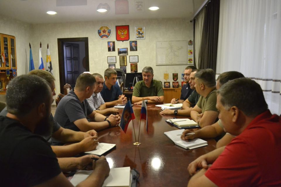 Глава Старобельского муниципального округа Владимир Чернев провел очередное заседание рабочей группы по реализации проекта реконструкции парка культуры и отдыха города Старобельск