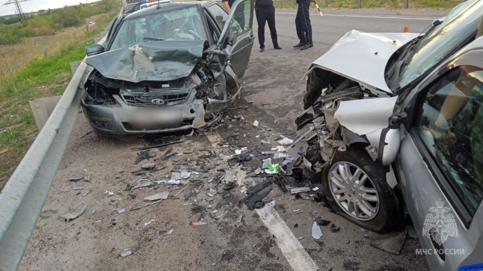 Сотрудники МЧС России оказали помощь пострадавшему в ДТП в Перевальске