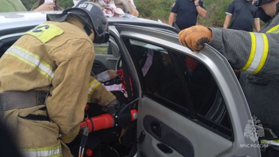 В ДТП под Перевальском пострадали четыре человека