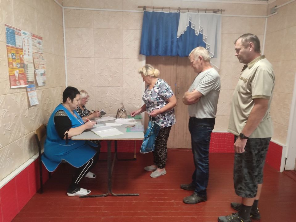 В рамках реализации партийного проекта "Здоровое будущее" партии "Единая Россия" в поселке городского типа Вергулевка Брянковской центральной городской многопрофильной больницей был организован выездной прием медицинских...