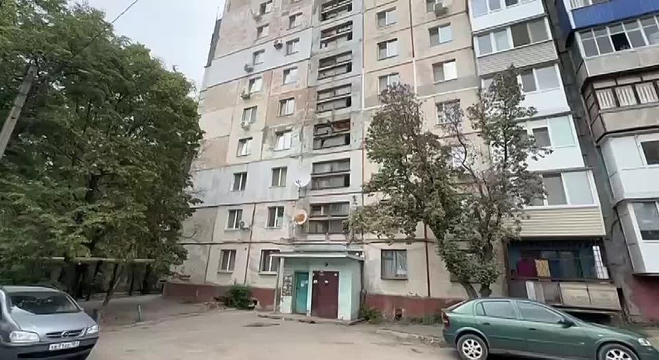 Кран обрушился на крышу: как одна ошибка поставила дом на грань катастрофы