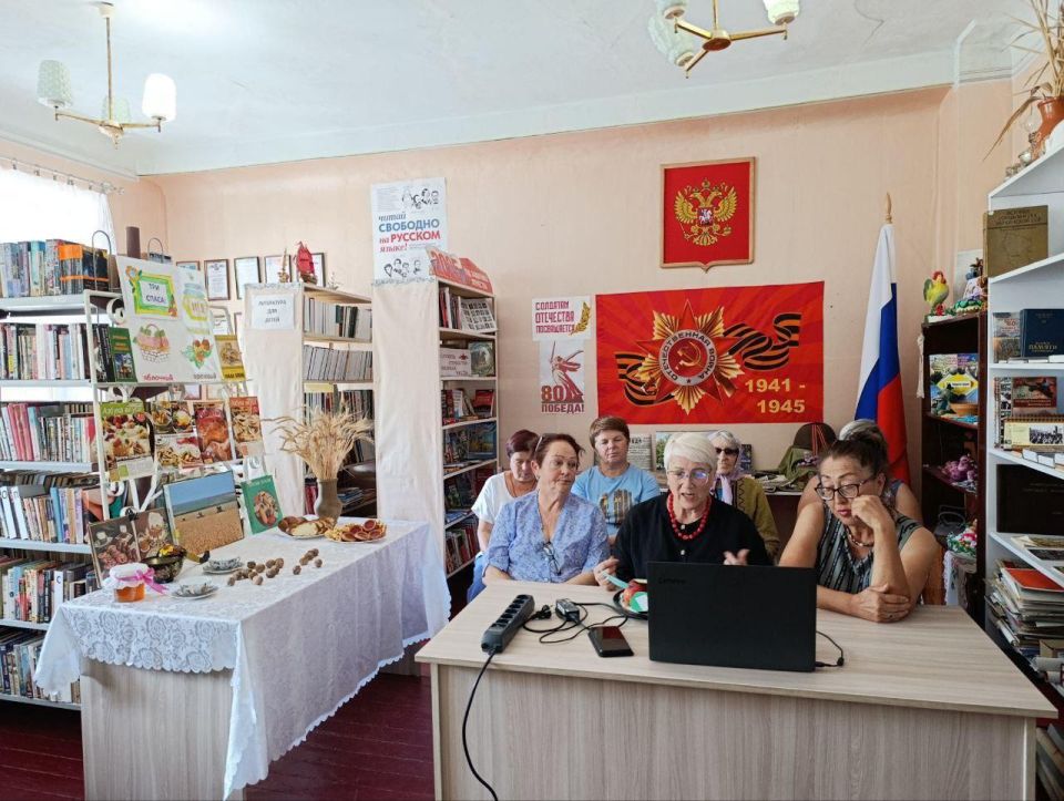 Оренбуржцы и перевальчане организовали совместные фольклорные посиделки