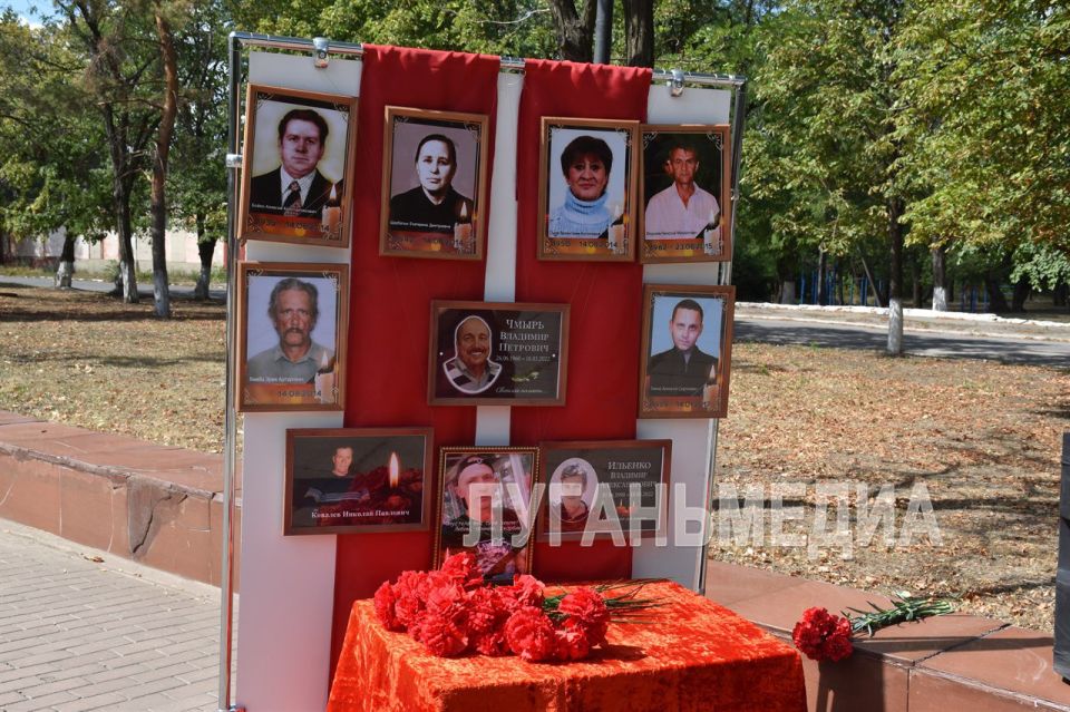 В Ирмино прошел митинг к 11-й годовщине первого обстрела города