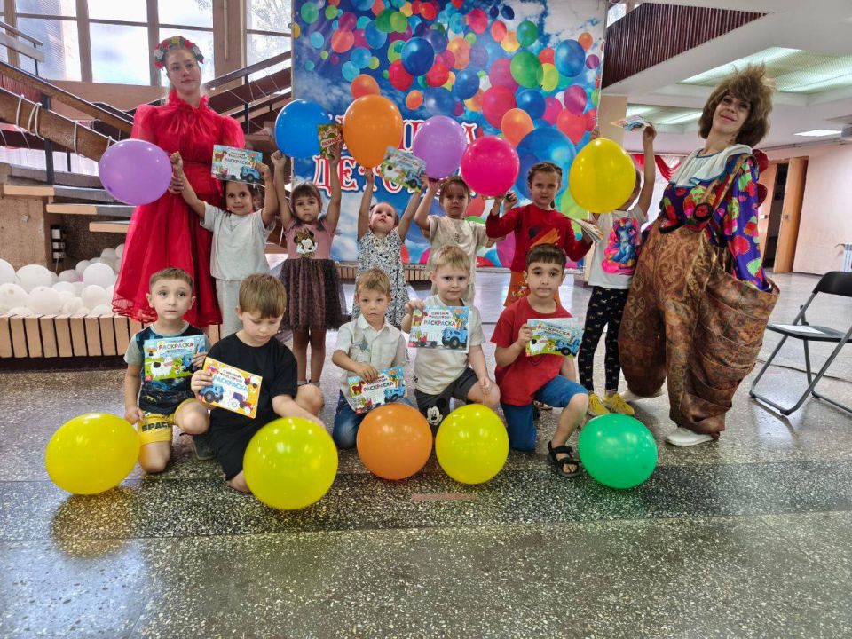 14 августа в Центре культуры города Алчевска прошла развлекательно-игровая программа для детей «Медовый Спас», посвящённая православному празднику Преображение Господне