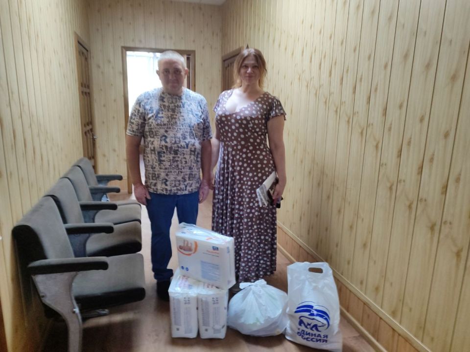 «Эстафета добрых дел». Муниципальный депутат партии «ЕДИНАЯ РОССИЯ», руководитель фракции Александр Фещенко оказал помощь семье