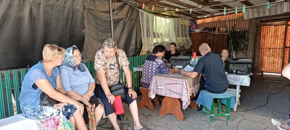 Работа выездного мобильного офиса Антрацитовского отделения МФЦ в посёлке Нагорный