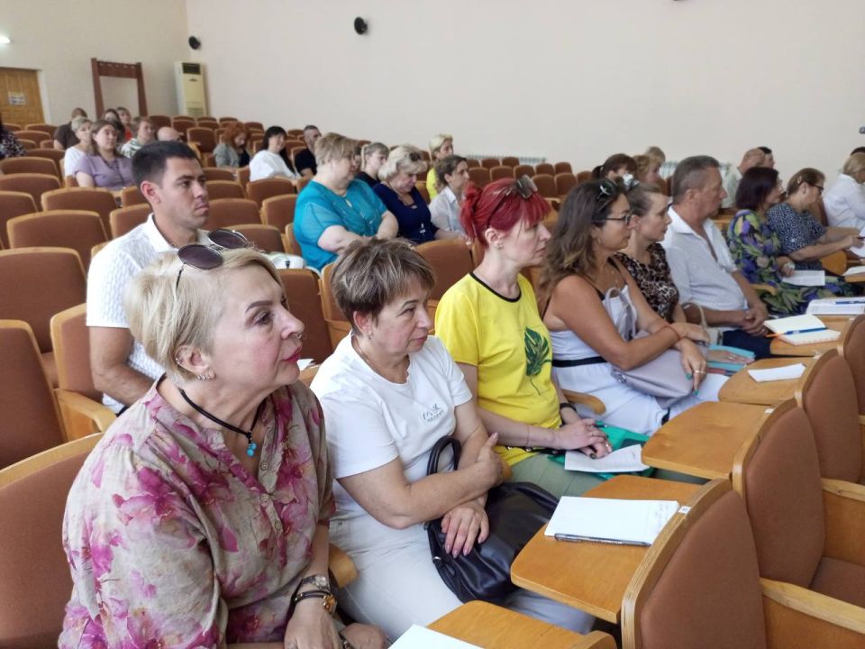 В Администрации городского округа состоялась рабочее выездное совещание Министерства имущественных и земельных отношений ЛНР