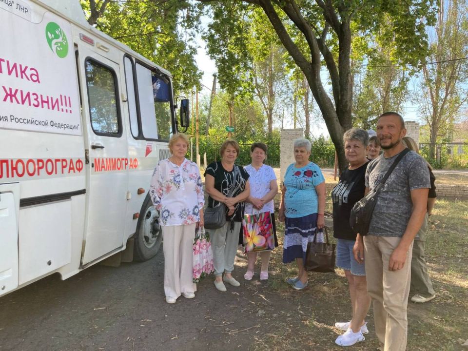 Мобильный флюорографический комплекс «Флюмамм» Славяносербской ЦРБ посетил поселок Лозовский