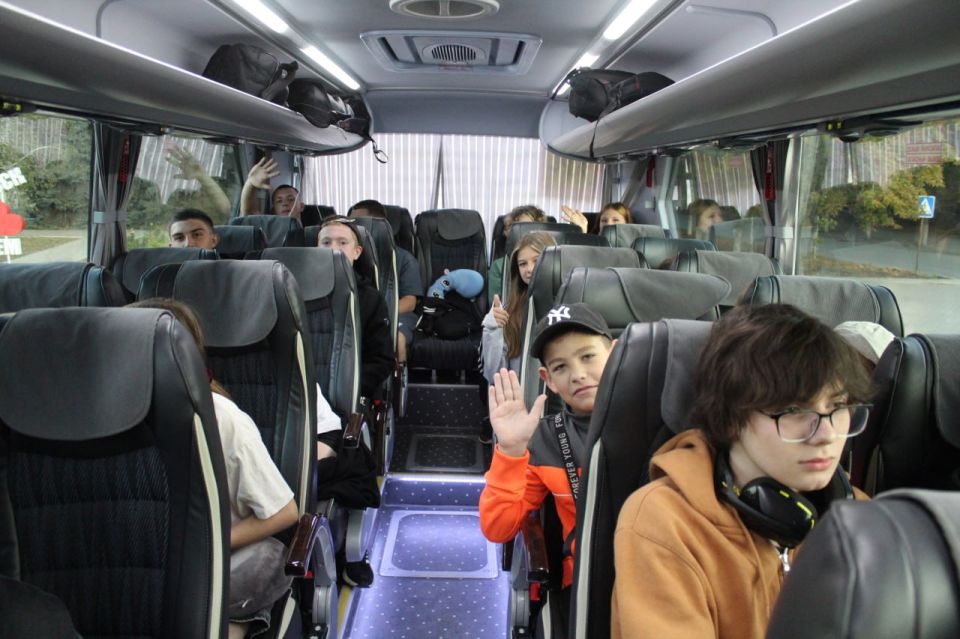 Юные кировчане отправились в Детский оздоровительный лагерь «Сосновый бор»