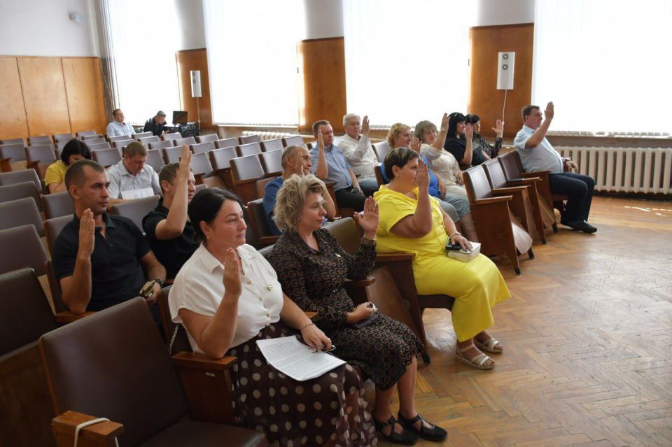 Сергей Колягин: На внеочередном заседании Совета городского округа город Первомайск в числе других вопросов повестки дня депутаты приняли решение о присвоении звания «Почётный гражданин муниципального образования городской...