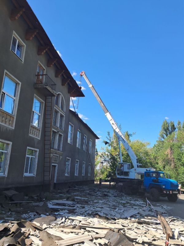 Андрей Рубанцов: Забота о культурном наследии: ремонт кровли в Доме культуры им. Горького продолжается!