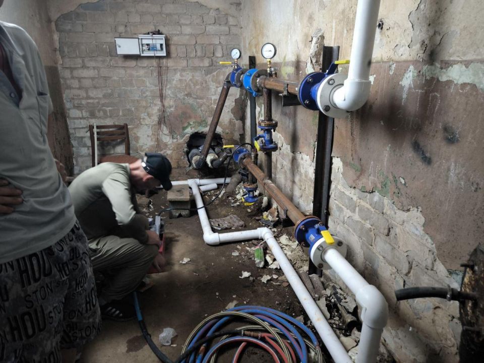 Пермские специалисты восстанавливают подачу тепла в двух домах Северодонецка