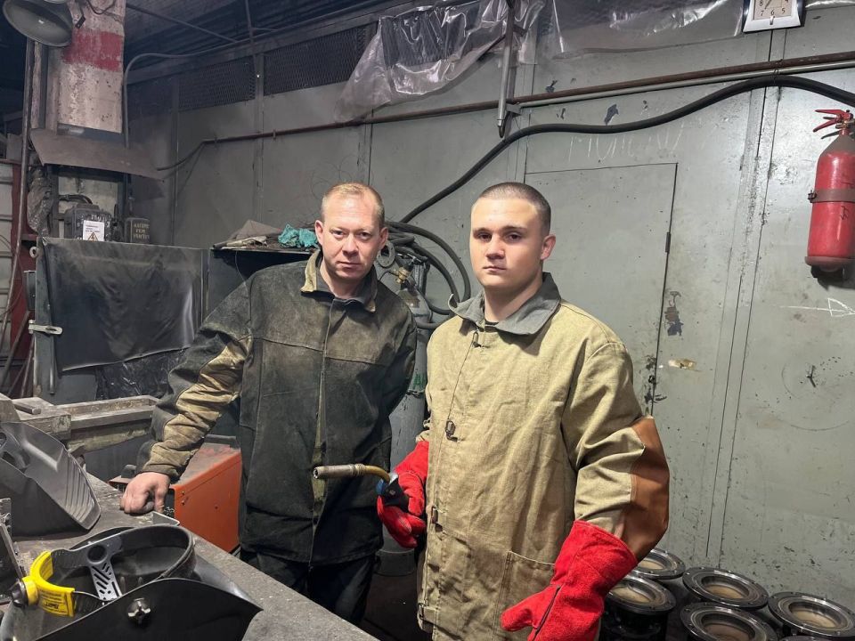 Константин Бутримов: ГЕРОИ ТЫЛА НА СНИМКАХ: В ЛУГАНСКОЙ НАРОДНОЙ РЕСПУБЛИКЕ ПОДВЕЛИ ИТОГИ ФОТОКОНКУРСА «ЧЕЛОВЕК ТРУДА»