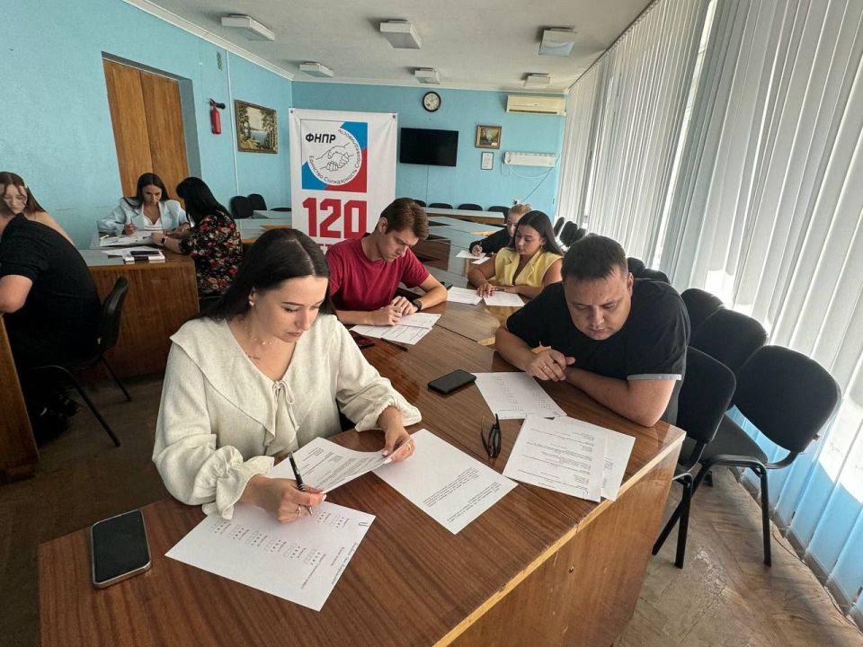 Игорь Рябушкин: МОЛОДЫЕ ЗАЩИТНИКИ ПРАВ ЧЕЛОВЕКА ТРУДА: В ЛНР СОСТОЯЛСЯ КОНКУРС "МОЛОДОЙ ПРОФСОЮЗНЫЙ ЛИДЕР 2025»