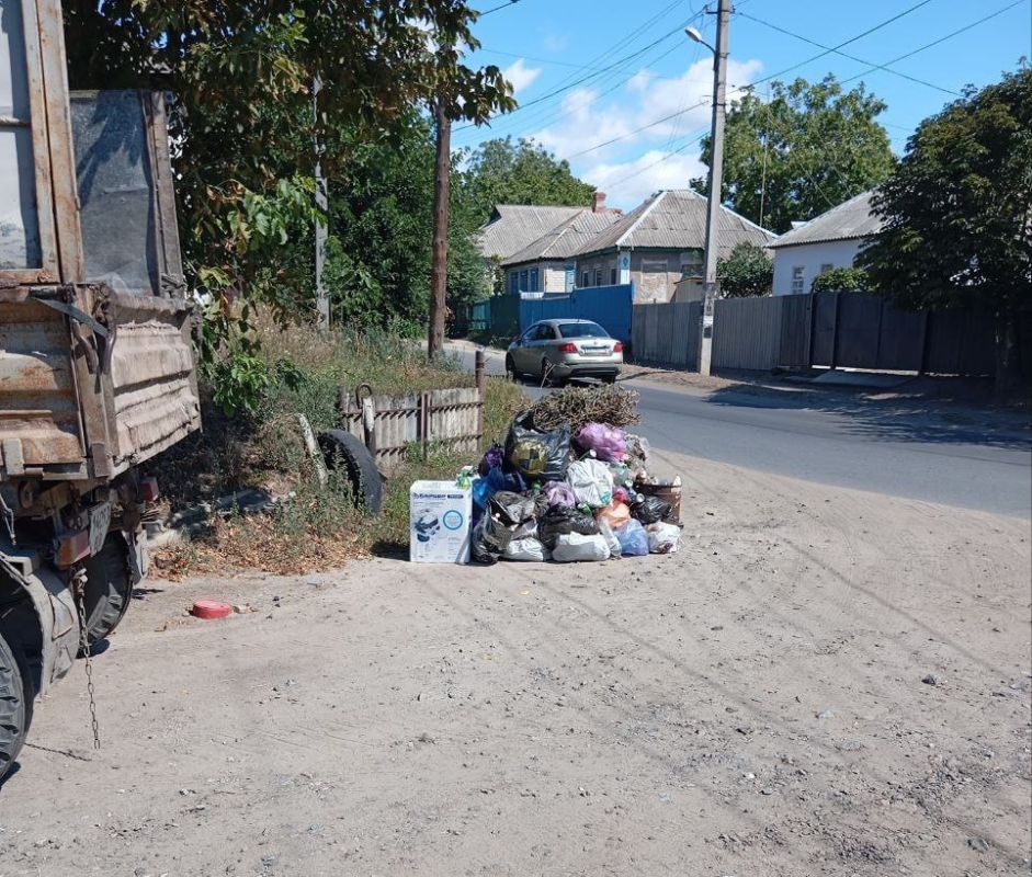 В адрес Главы Старобельского муниципального округа Владимира Чернева поступили обращения от жителей города с просьбой о ликвидации несанкционированной свалки по улице Шевченко в городе Старобельск