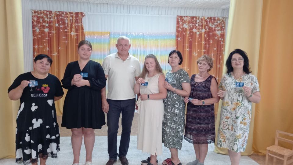 Владимир Шавлай: Встреча с педагогическими коллективами и вручение партбилетов Единой России