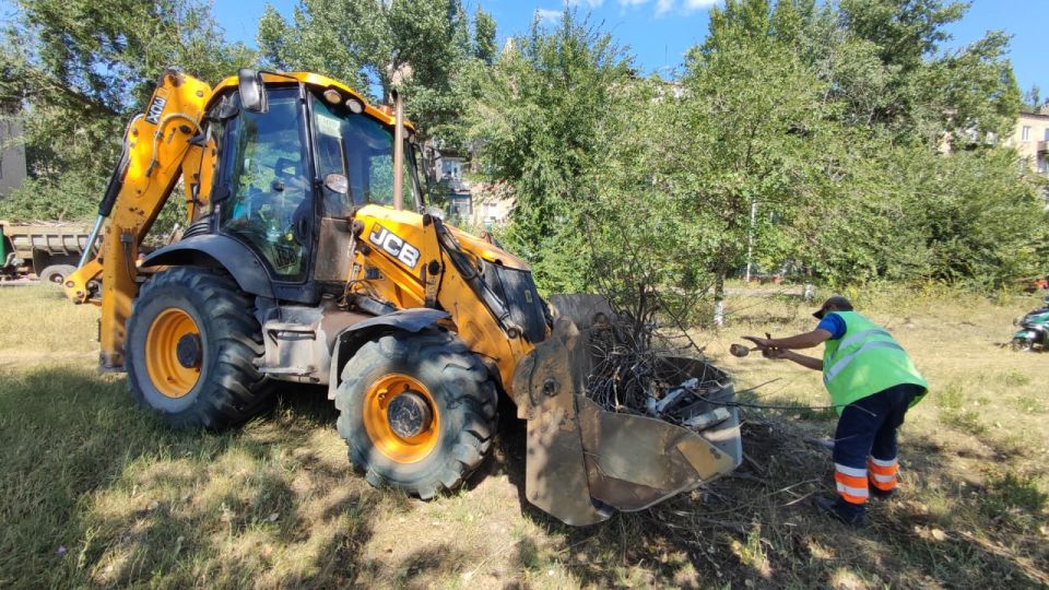 В городе Молодогвардейске продолжаются по наведению порядка на улицах и в общественных пространствах