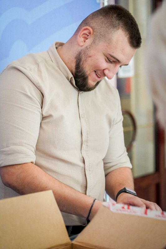 Михаил Голубович: Привёз канцелярию в рамках акции «Собери ребёнка в школу» от партии «Единая Россия»