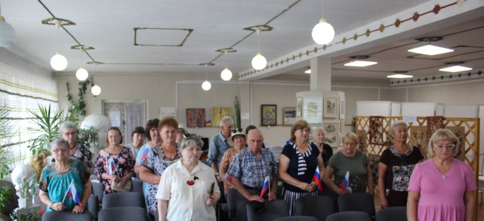 В Кировском историко-художественном музее состоялось культурно-просветительское мероприятие, посвящённое Дню Государственного флага Российской Федерации, в котором приняли участие члены городской ветеранской организации...