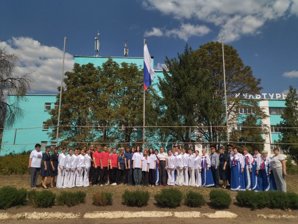 День Российского Флага — это не просто дата в календаре, а значимый праздник, который объединяет граждан нашей страны вокруг важного национального символа