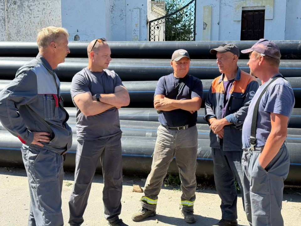 Генеральный директор МУП «Челныводоканал» Кирилл Пузырьков совершил визит к специалистам предприятия, работающим в Лисичанске – в городе, являющемся подшефным для Республики Татарстан