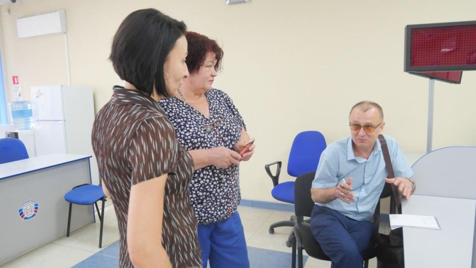 В Администрации Луганска проходит стажировку финалист проекта "Герои Луганщины"