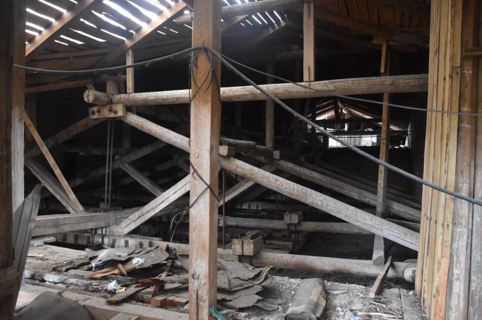 Андрей Рубанцов: Продолжается ремонт кровли в Доме культуры им. Горького в пгт Ясеновский в рамках программы "Развитие культуры"