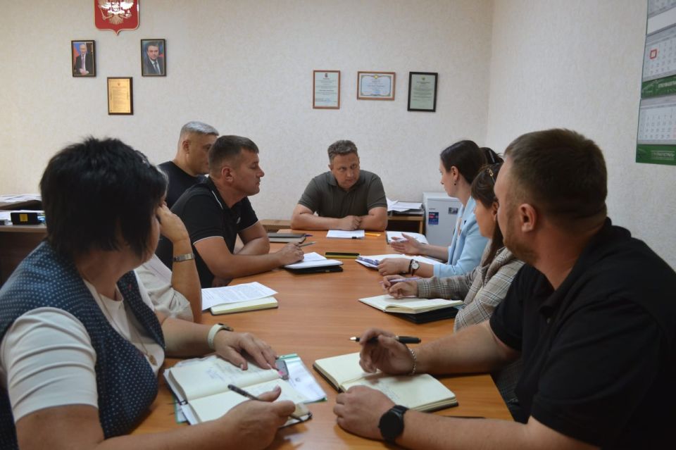 Сегодня заместитель Главы Старобельского муниципального округа Сайко Иван Михайлович провел очередное заседание балансовой комиссии