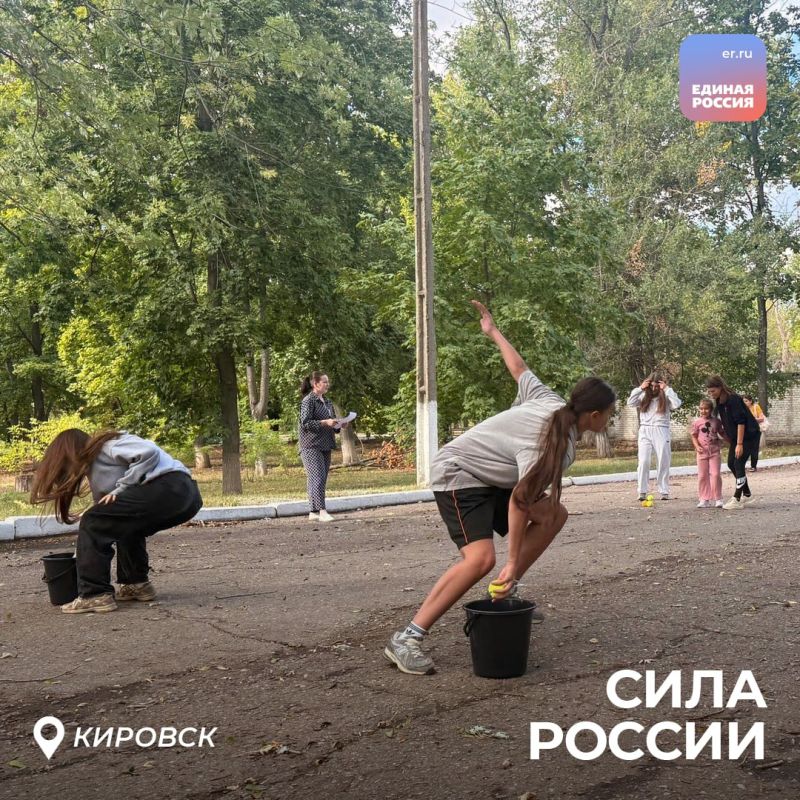 Турниры по футболу, спортивные эстафеты и тренировки по пауэрлифтингу прошли в ЛНР в рамках «Силы России»