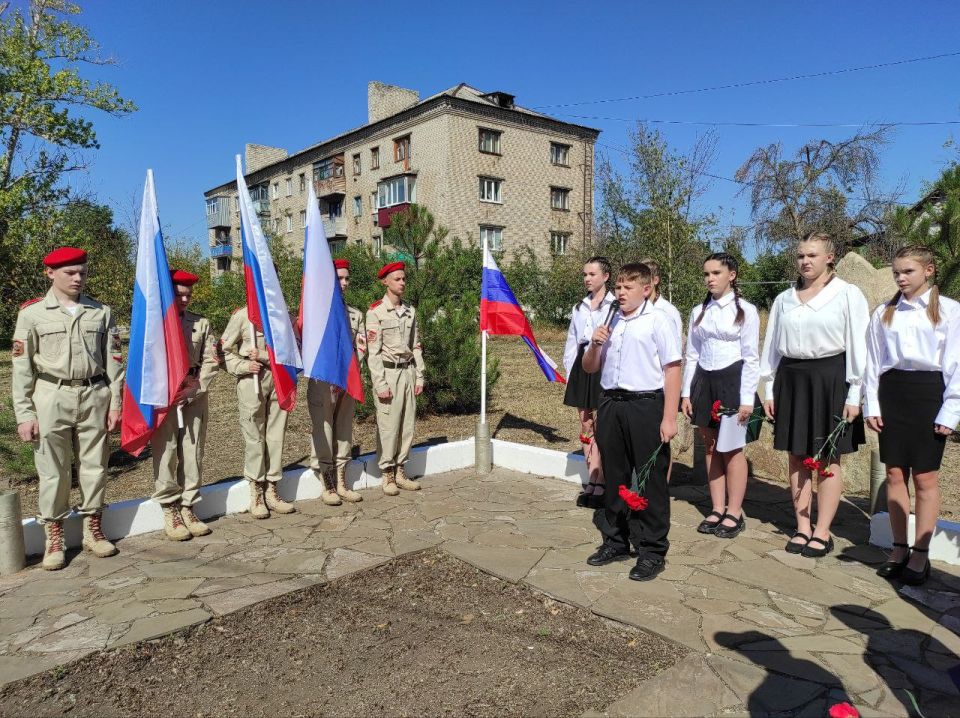 В городе Петровское состоялся митинг-реквием, посвященный одиннадцатой годовщине трагических событий 2014 года