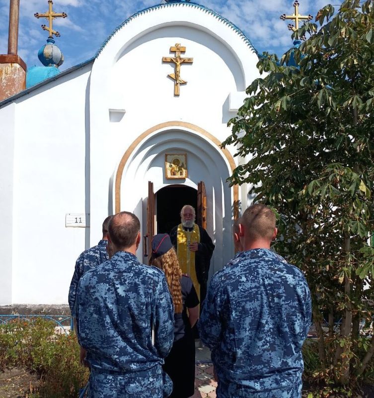 Сотрудник ИК № 4 регионального УФСИН посетили молебен