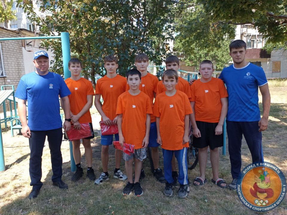 При поддержке отдела молодёжи и спорта, в рамках Всероссийского спортивного марафона «Сила России», совместно с представителями Лисичанского отделения Партии "Единая Россия", на базе специализированного зала борьбы...