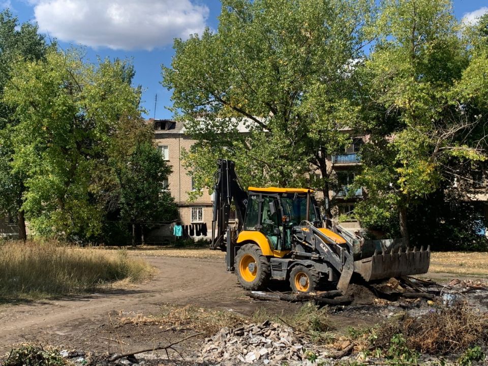 Работы по благоустройству в городе Молодогвардейске