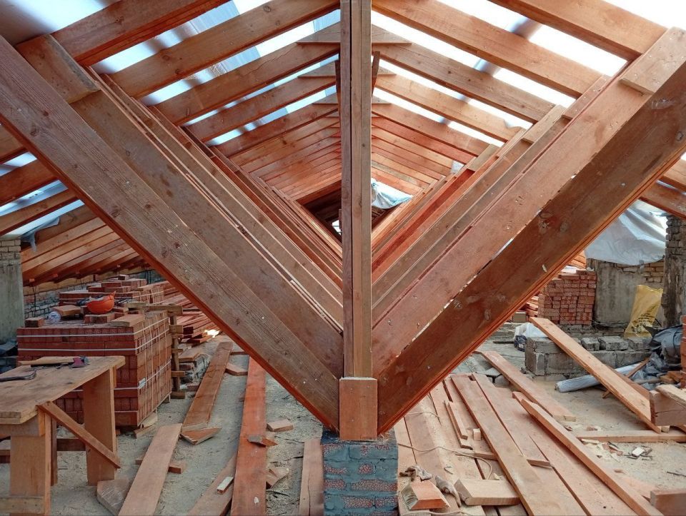 Сергей Козенко: В Краснодоне ремонтируют скатную кровлю многоквартирного дома на улице П. Котова