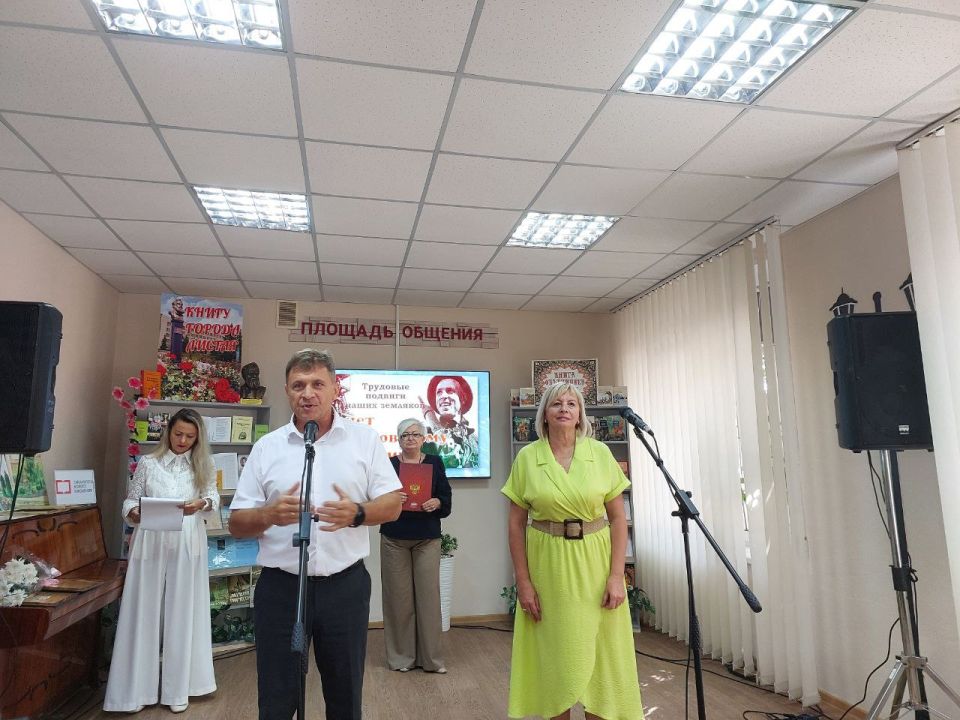 ����� �������: � ����� 90-����� ������������� �������� ������ ������� � ����������� ������������ ������� ��������� ������� ����� ��������, ������� ������ � ��������� ���������� �������������� ������ ��������