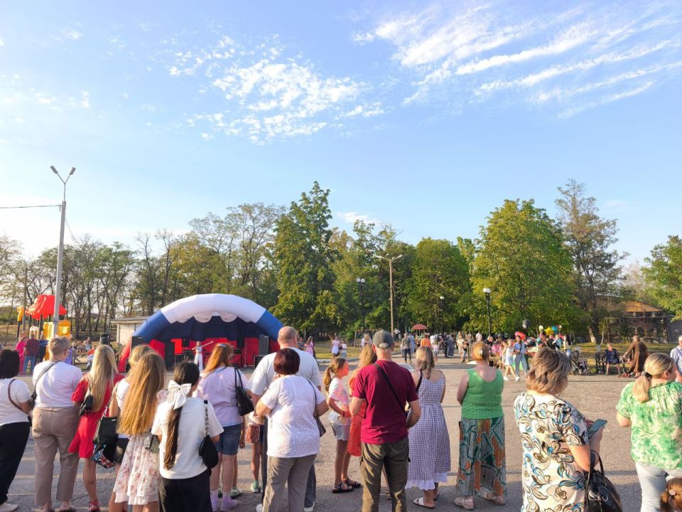 Евгений Морозов: В это же время на центральной площади городского парка стартовала концертно-развлекательная программа для всех желающих