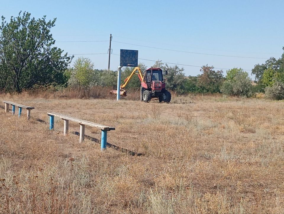 Работы по благоустройству в городе Молодогвардейске продолжаются